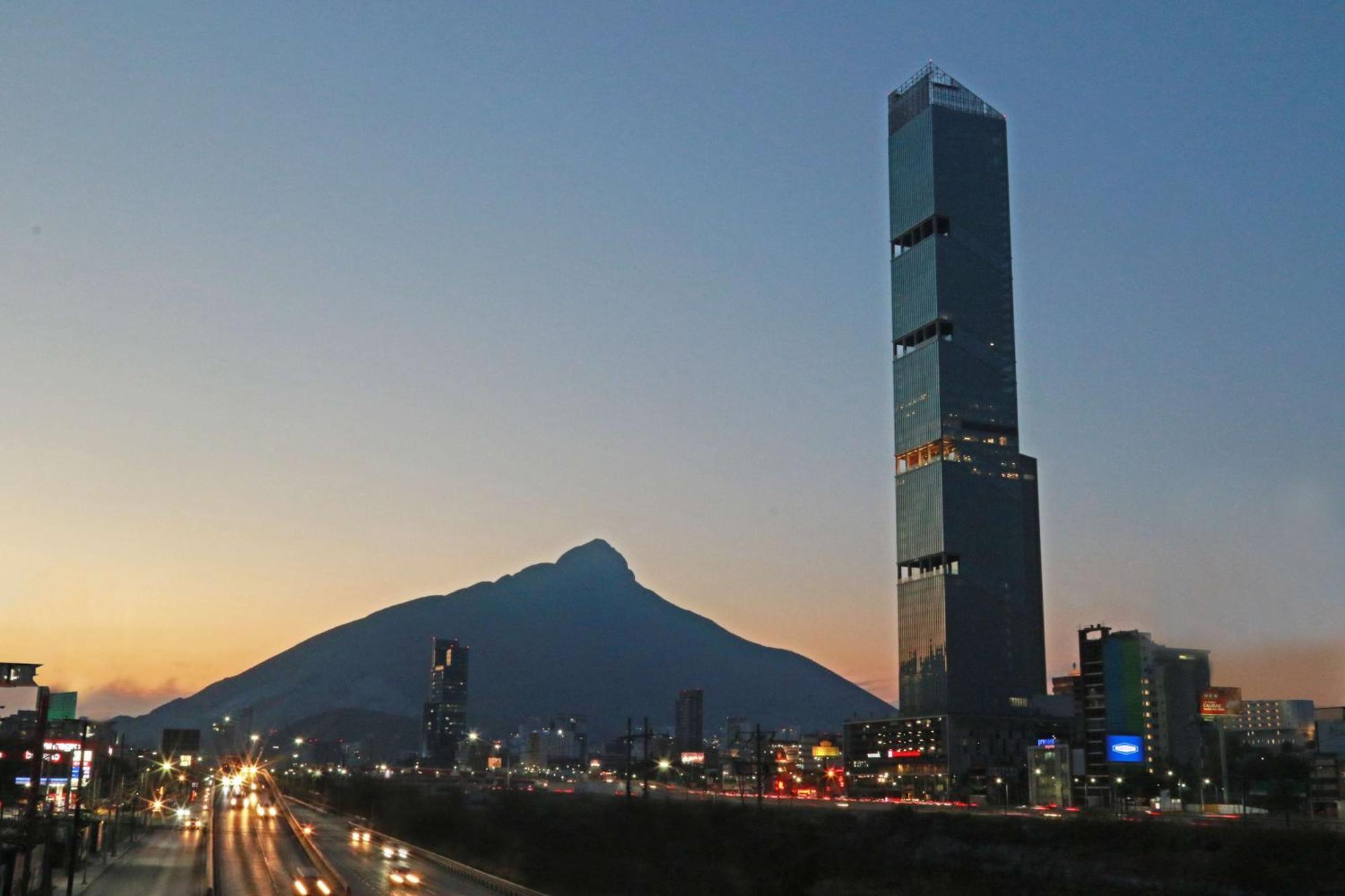 Hilton Garden Inn Monterrey Obispado Exterior photo